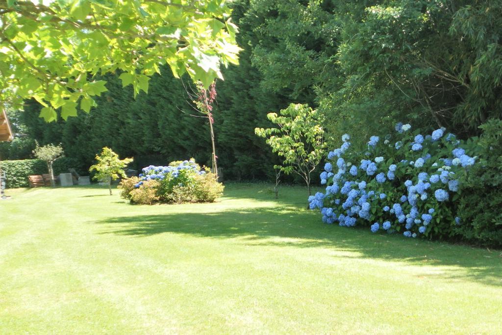Les Volets Bleus Bed & Breakfast อาร์กองส์ ภายนอก รูปภาพ