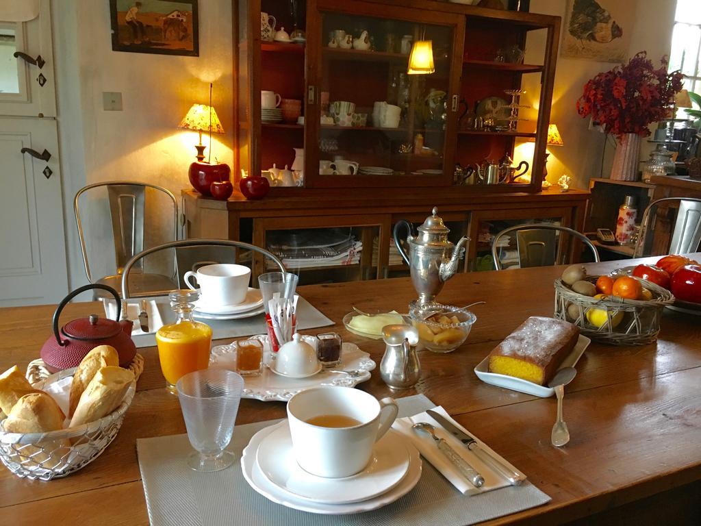 Les Volets Bleus Bed & Breakfast อาร์กองส์ ภายนอก รูปภาพ