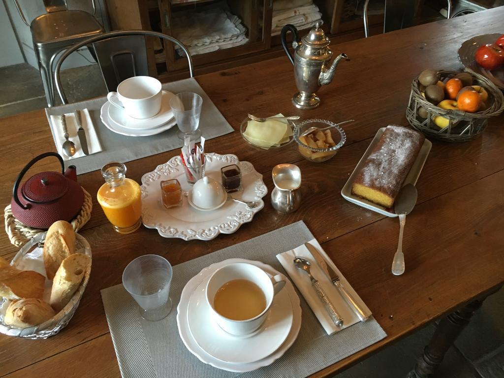 Les Volets Bleus Bed & Breakfast อาร์กองส์ ภายนอก รูปภาพ