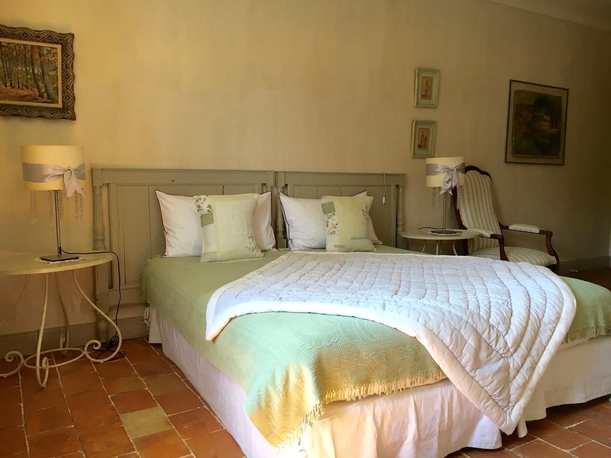 Les Volets Bleus Bed & Breakfast อาร์กองส์ ภายนอก รูปภาพ