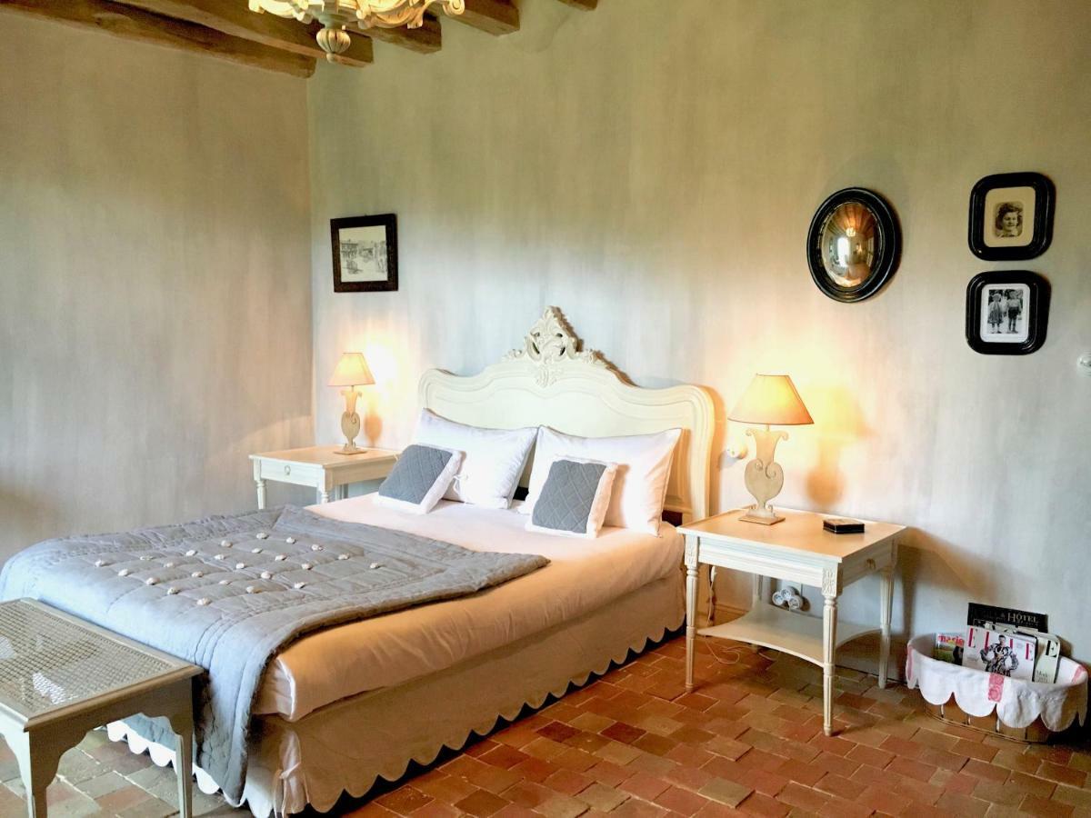 Les Volets Bleus Bed & Breakfast อาร์กองส์ ภายนอก รูปภาพ