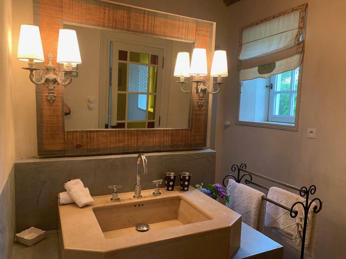 Les Volets Bleus Bed & Breakfast อาร์กองส์ ภายนอก รูปภาพ
