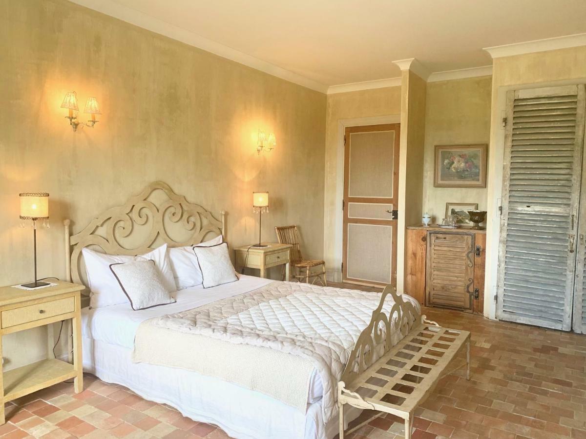 Les Volets Bleus Bed & Breakfast อาร์กองส์ ภายนอก รูปภาพ