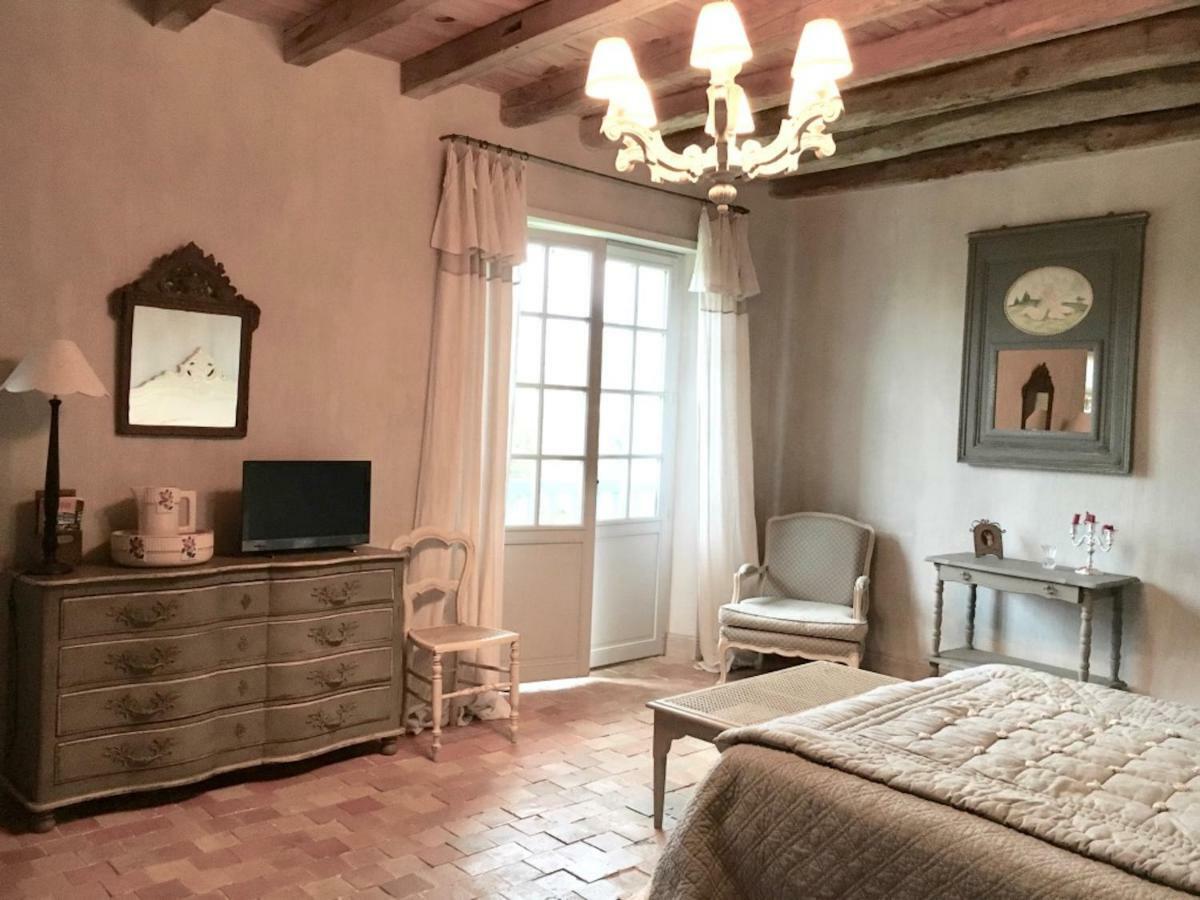 Les Volets Bleus Bed & Breakfast อาร์กองส์ ภายนอก รูปภาพ