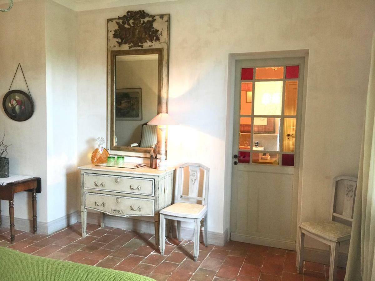 Les Volets Bleus Bed & Breakfast อาร์กองส์ ภายนอก รูปภาพ