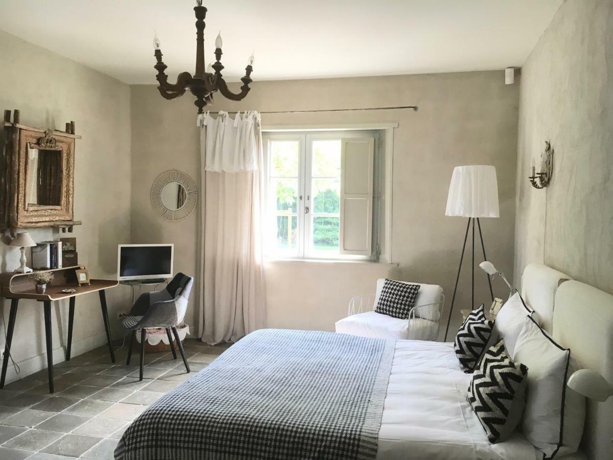Les Volets Bleus Bed & Breakfast อาร์กองส์ ภายนอก รูปภาพ